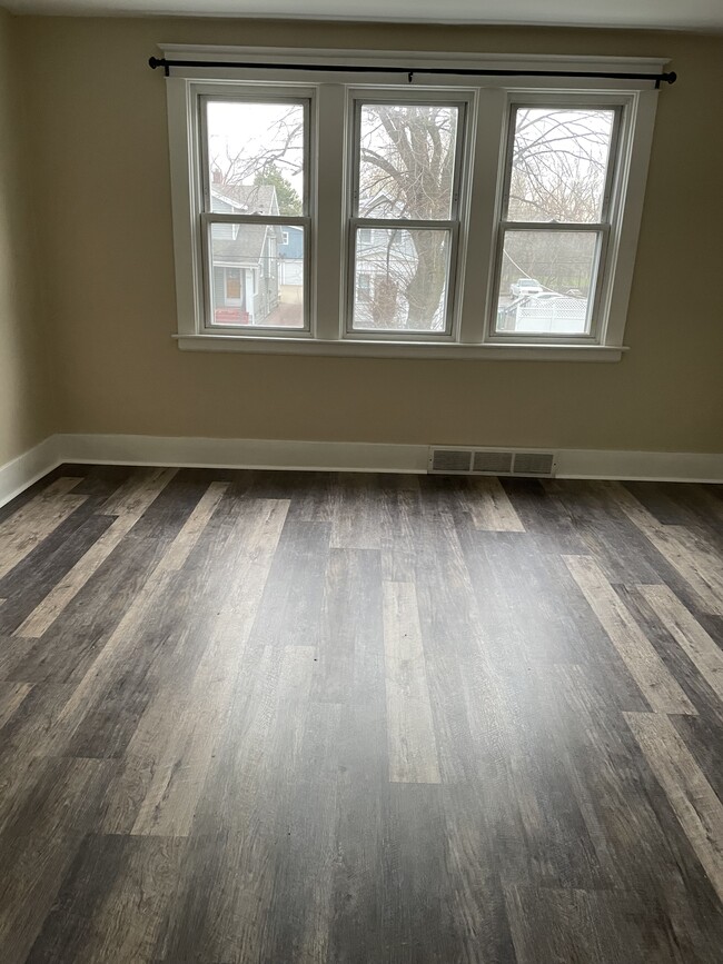293 Potters Rd in Buffalo, NY - Building Photo - Building Photo