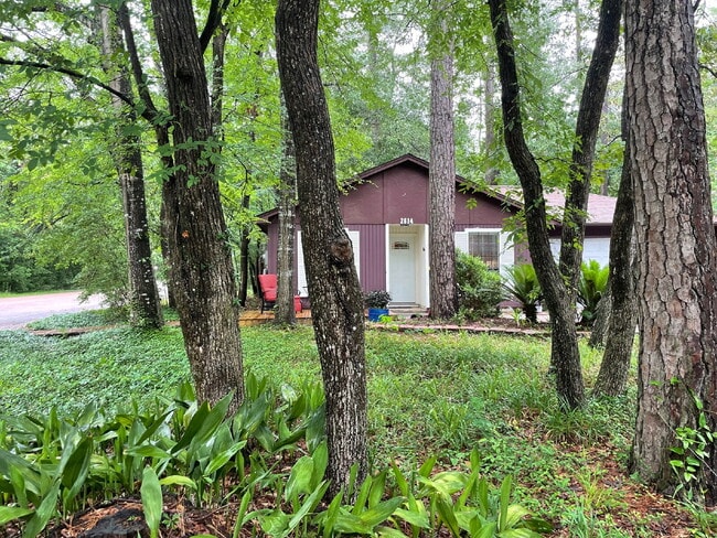 property at 2614 N Red Cedar Cir