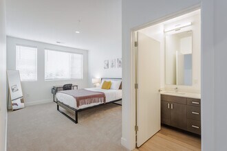 601 E Pete Rose Way in Cincinnati, OH - Building Photo - Building Photo