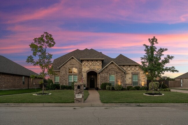 property at 1074 Waverly Dr