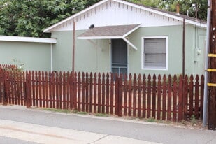 1004 E Almond Ave in Orange, CA - Building Photo
