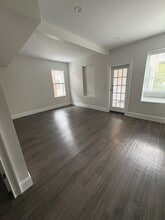 147 E Cottage St, Unit 3 in Boston, MA - Building Photo - Building Photo