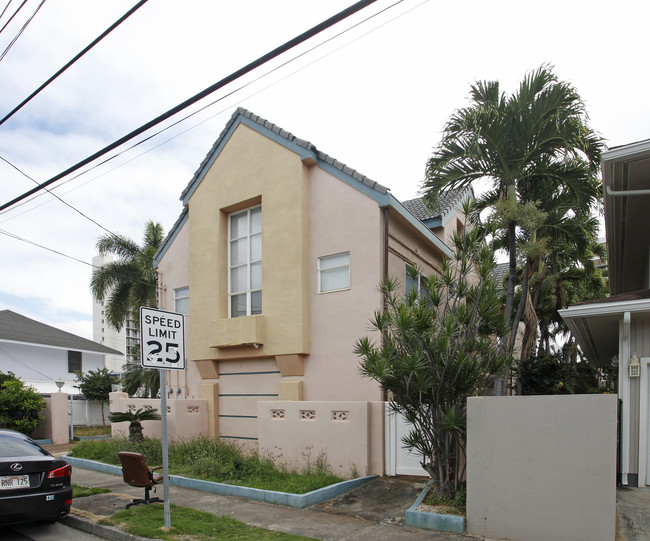 833 Wiliwili St in Honolulu, HI - Building Photo - Building Photo