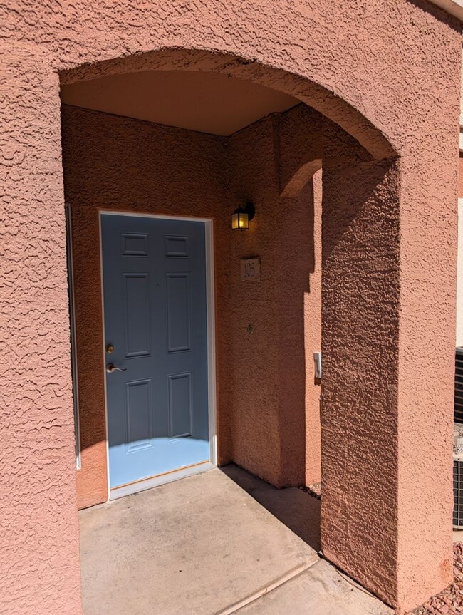 400 Amber Pine St in Las Vegas, NV - Building Photo - Building Photo