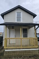 1227 Tremont Ave SW in Massillon, OH - Building Photo