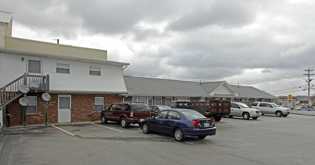 618 Collinson Ford Rd in Morristown, TN - Foto de edificio - Building Photo