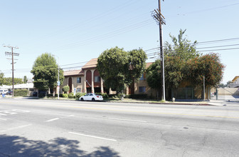 Villa Roscoe in Panorama City, CA - Building Photo - Building Photo