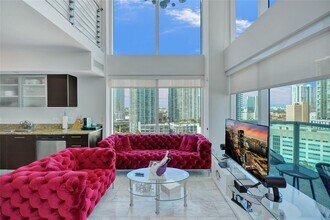 41 SE 5th St, Unit 1317 in Miami, FL - Building Photo - Building Photo
