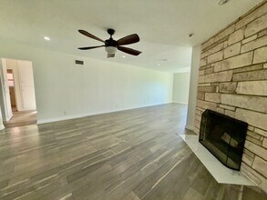 18648 Gledhill St in Los Angeles, CA - Building Photo - Building Photo