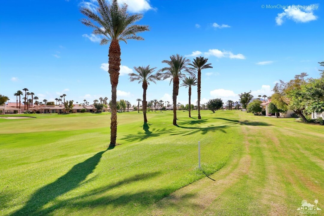 55424 Riviera in La Quinta, CA - Building Photo