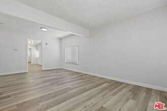 1060 McFarland Ave in Los Angeles, CA - Building Photo - Building Photo