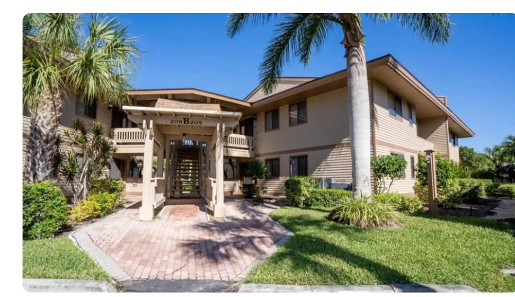 64 4th St, Unit B105 in Bonita Springs, FL - Foto de edificio