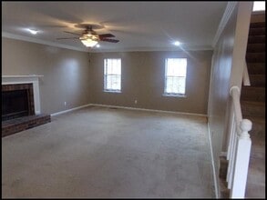 2105 Westport Loop in Little Rock, AR - Foto de edificio - Building Photo