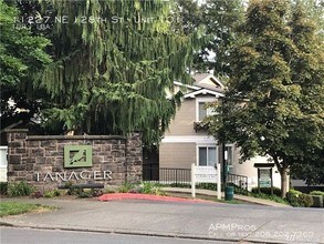 11227 NE 128th St in Kirkland, WA - Building Photo - Building Photo