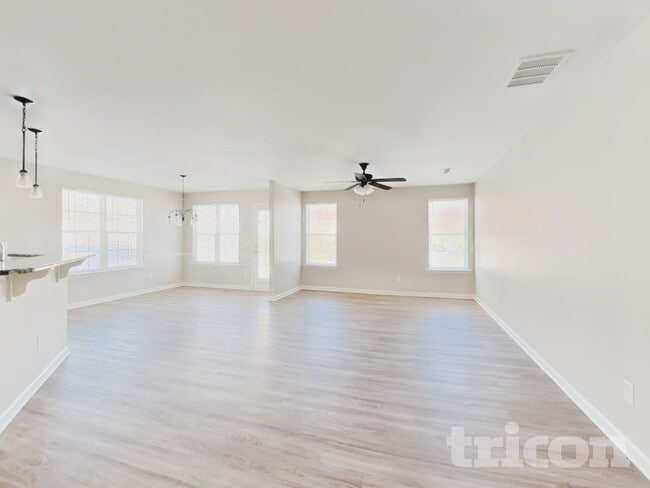 4827 Stovall Dr in Walkertown, NC - Building Photo - Building Photo