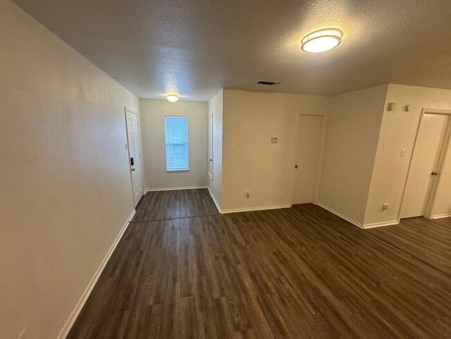 2806 James Rd in Granbury, TX - Building Photo - Building Photo