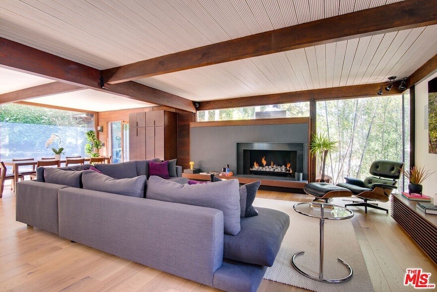 9624 Yoakum Dr in Beverly Hills, CA - Building Photo