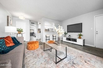 9410 N 31st Ave, Unit 2 in Phoenix, AZ - Building Photo - Building Photo