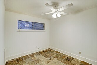 2418 Mimosa Dr in Houston, TX - Building Photo - Building Photo