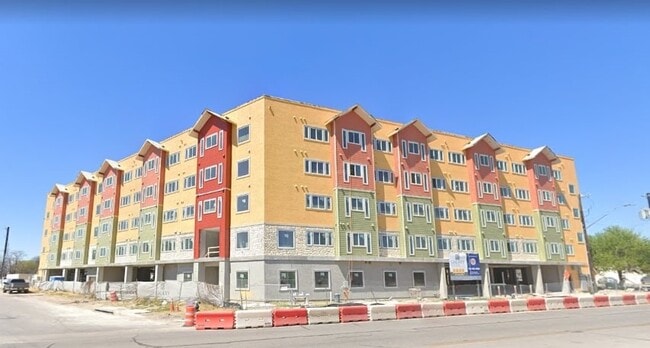 111 Ames Ave in San Antonio, TX - Building Photo - Building Photo