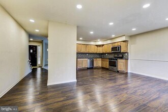 215 Keats Ct in Gloucester Township, NJ - Building Photo - Building Photo