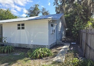 2219 Everett St in Lakeland, FL - Foto de edificio - Building Photo