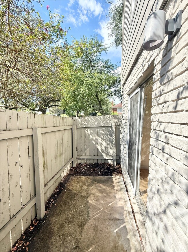 property at 3902 Mandell St