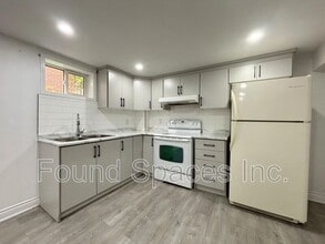 494 E 37th St in Hamilton, ON - Building Photo - Building Photo