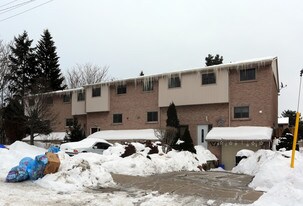342-352 Catharine St N in Hamilton, ON - Building Photo