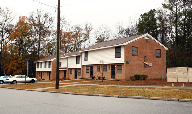 Latimer Manor in Columbia, SC - Foto de edificio - Building Photo