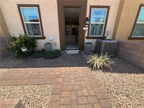 720 Sleeping City Ave in Henderson, NV - Building Photo - Building Photo