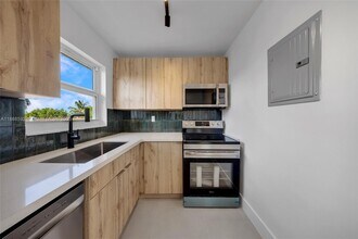 5195 NE 18th Ave in Fort Lauderdale, FL - Building Photo - Building Photo