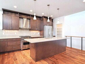 2618 Eastlake Ave E in Seattle, WA - Building Photo - Building Photo