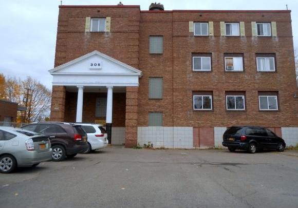 305 Main St in Johnson City, NY - Building Photo