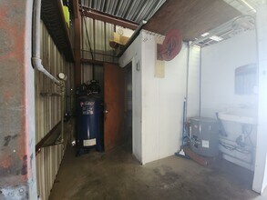12200 Craig Ave in Red Bluff, CA - Building Photo - Building Photo