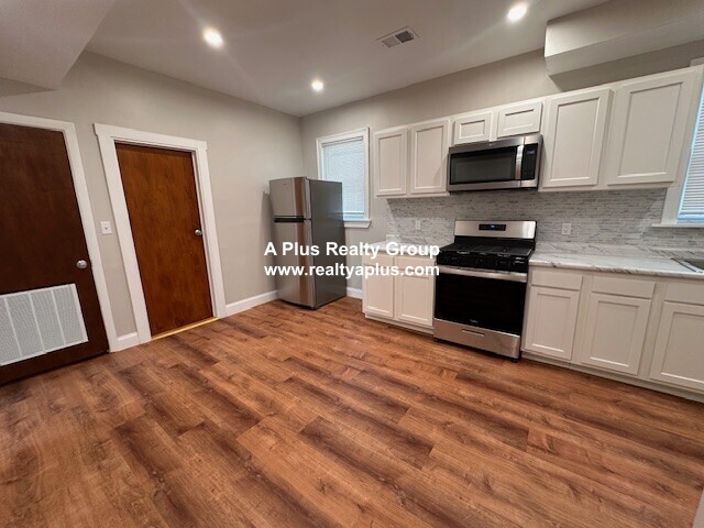 10 Fabyan St in Boston, MA - Building Photo
