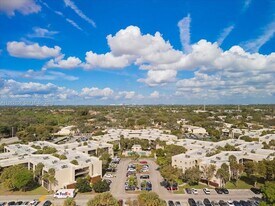 8075 SW 107th Ave, Unit 221 in Miami, FL - Building Photo