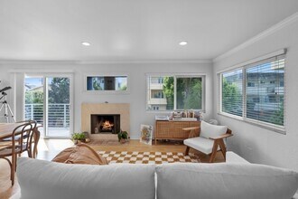 23 Buccaneer St, Unit 23 Buccaneer Street in Marina Del Rey, CA - Building Photo - Building Photo