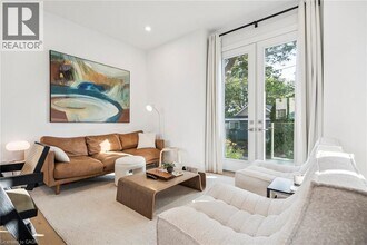 8 Paxton Ave in St Catharines, ON - Building Photo - Building Photo