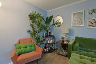 5310 Circle Dr in Sherman Oaks, CA - Building Photo - Building Photo
