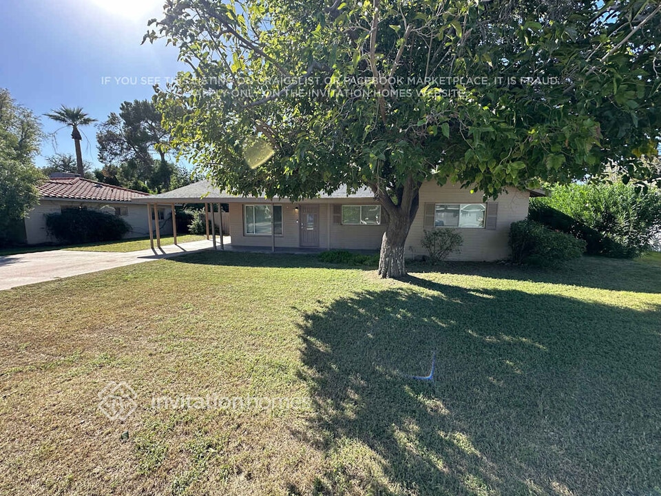 6734 N 10th Ave in Phoenix, AZ - Foto de edificio