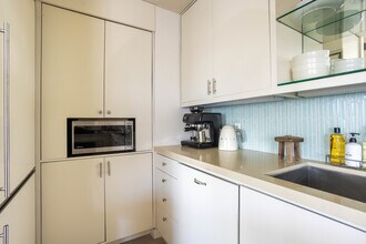 1155 N La Cienega Blvd, Unit 905 in West Hollywood, CA - Building Photo - Building Photo