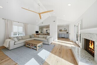 125 S Juanita Ave in Redondo Beach, CA - Building Photo - Building Photo