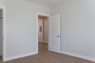 352 Winslow St in Crockett, CA - Foto de edificio - Building Photo