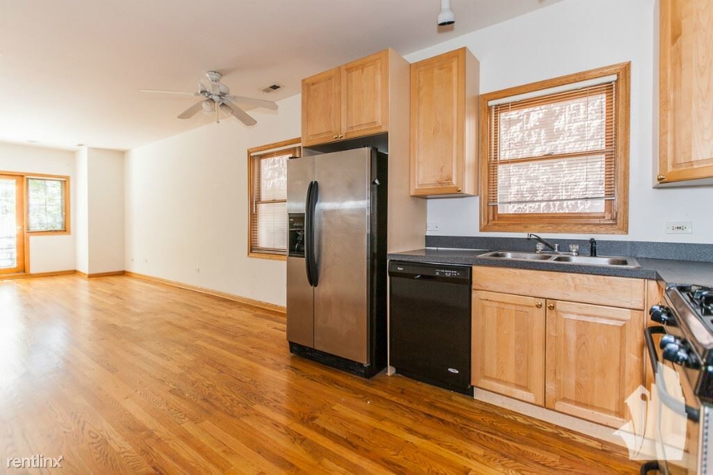 1458 W Cortez St-Unit -Apt 1 in Chicago, IL - Building Photo