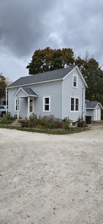 8149 Antioch Rd in Salem, WI - Building Photo