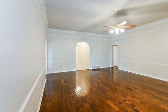 7073 Gleneagles Dr in Memphis, TN - Foto de edificio - Building Photo
