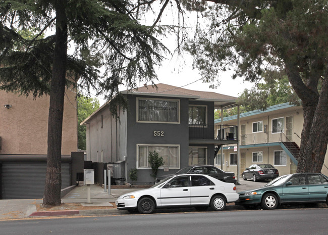 552 S 11th St in San Jose, CA - Foto de edificio - Building Photo