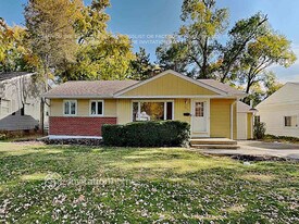 407 N Derbyshire Ave in Arlington Heights, IL - Building Photo