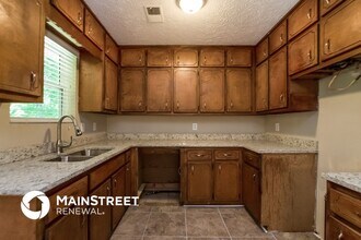 115 Pleasant Valley Rd in Mcdonough, GA - Foto de edificio - Building Photo